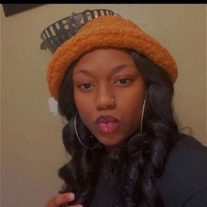 Meet your Posher, Nyla